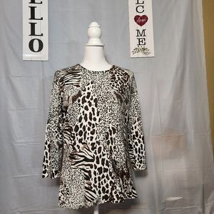 HANNAH brand Animal print long sleeve light sweater shirt Blouse size Medium